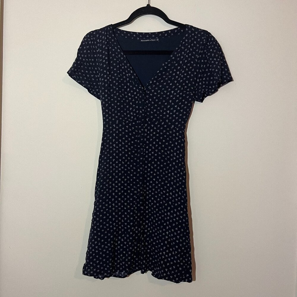 Abercrombie & Fitch Dress Size XS Covered Buttons Down, Navy Blue and White